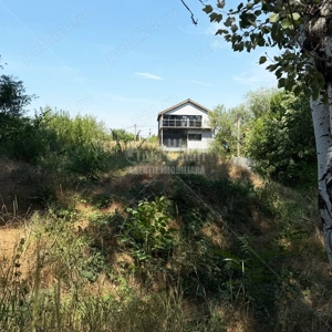 | Teren Intravilan 1600 mp si Hala 100 mp | Barbosi  | Cu acces la Siret |