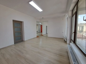 Timpuri noi, Vila,spatioasa, la Metrou, 11 Camere!