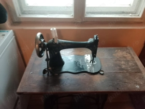 Mașina de cusut  - imagine 4