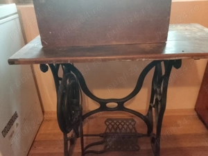 Mașina de cusut  - imagine 2