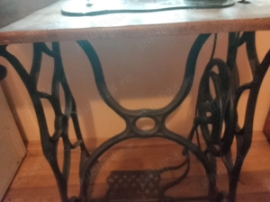 Mașina de cusut  - imagine 6