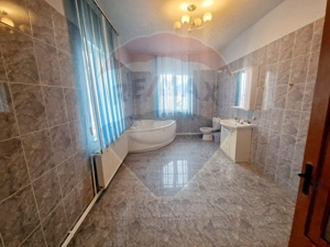 Vilă spațioasă de închiriat – 1 Mai, Piatra Neamț - imagine 17 Vilă spațioasă de închiriat – 1 Mai, Piatra Neamț - imagine 17