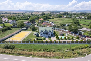 Casă cu piscină și teren de tenis – Girov, 10 min de Piatra Neamț