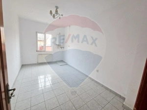 Vilă spațioasă de închiriat – 1 Mai, Piatra Neamț - imagine 3 Vilă spațioasă de închiriat – 1 Mai, Piatra Neamț - imagine 3