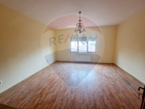 Vilă spațioasă de închiriat – 1 Mai, Piatra Neamț - imagine 16 Vilă spațioasă de închiriat – 1 Mai, Piatra Neamț - imagine 16