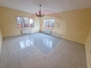 Vilă spațioasă de închiriat – 1 Mai, Piatra Neamț - imagine 10 Vilă spațioasă de închiriat – 1 Mai, Piatra Neamț - imagine 10