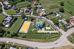 Casă cu piscină și teren de tenis – Girov, 10 min de Piatra Neamț - imagine 17