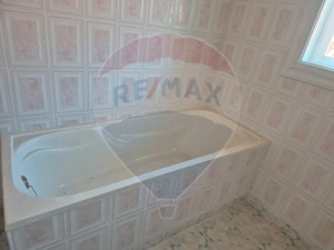 Casă / Vilă cu 6 camere de vânzare - imagine 9