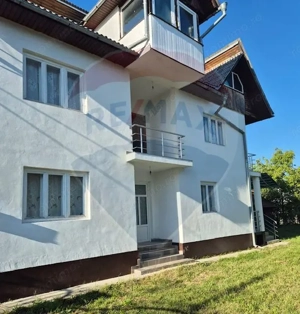 Casă / Vilă cu 6 camere de vânzare - imagine 2