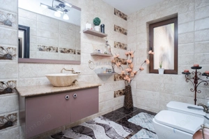 0% Comision - VILA de LUX de vânzare – Cu iaz natural - imagine 8