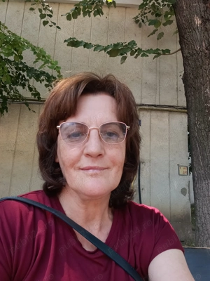 Doresc să lucrez pe post de bonă