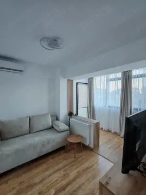 Apartament de două camere plus living spațios, decomandat, et. 2 din 6, bloc nou, lift, loc parcare