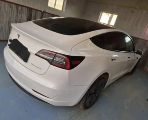 Tesla model 3 LongRange  - imagine 5