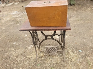 Mașina de cusut singer  - imagine 2