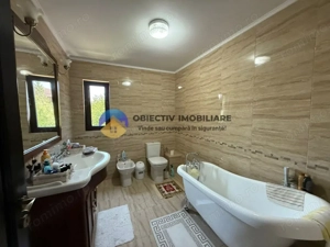 Casă proiectată cu bun gust – Strada  Petru Movilă - imagine 17