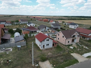 Casa la gri in Frumuseni - imagine 5 Casa la gri in Frumuseni - imagine 5