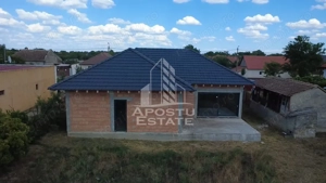 Casa individuala cu 4 camere si teren de 670 mp, Parta,  comision 0 - imagine 5
