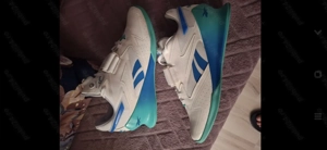 Vind adidași Rebok noi