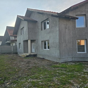 Casa individuala etaj si pod teren 500m toate utilitatile  comuna Sacalaz vatra satului strada Pacii