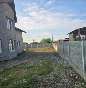 Casa individuala etaj si pod teren 500m toate utilitatile  comuna Sacalaz vatra satului strada Pacii - imagine 17