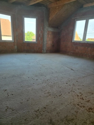 Casa individuala etaj si pod teren 500m toate utilitatile  comuna Sacalaz vatra satului strada Pacii - imagine 5