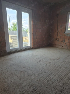 Casa individuala etaj si pod teren 500m toate utilitatile  comuna Sacalaz vatra satului strada Pacii - imagine 4