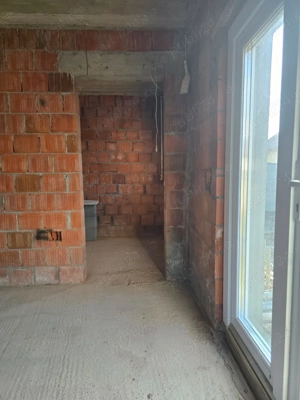 Casa individuala etaj si pod teren 500m toate utilitatile  comuna Sacalaz vatra satului strada Pacii - imagine 6