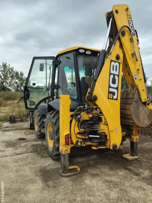 De închiriat utilaj buldoexcavator  - imagine 8