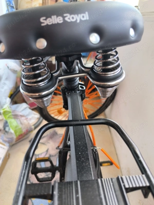 Vând bicicleată cu înbunatatiri.