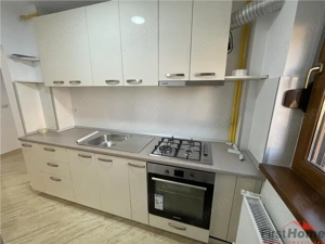 Apartament 3 camere, etaj 2, complet renovat, zona Sud