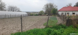 Vând teren intravilan