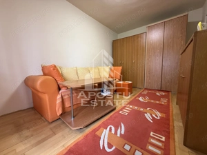 Apartament cu o camera, etajul 3, centrala proprie, zona Buziasului - imagine 2