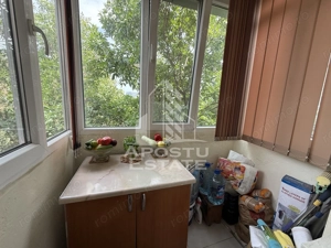 Apartament cu o camera, etajul 3, centrala proprie, zona Buziasului - imagine 6