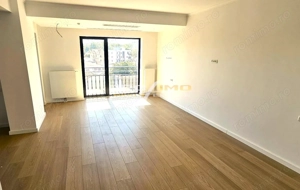 Apartament nemobilat, su.90mpc, Birouri sau de locuit -TROCADERO - imagine 2