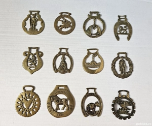 Medalioane-plachete din bronz (unele cu funcția de decapsulator)