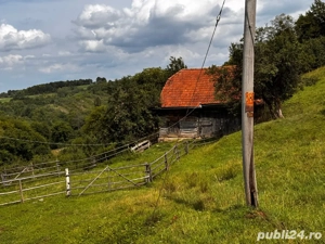 Casă de vânzare + 30.000 m  teren