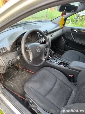 Dezmembrez Mercedes C Class (S203) 2.2 D, break, an 2001 - imagine 6