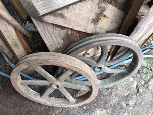 Vind volante fontă diametru 40 cm și 2 volante fontă rezervă. - imagine 3