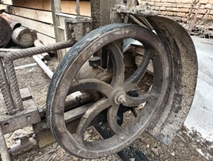 Vind volante fontă diametru 40 cm și 2 volante fontă rezervă. - imagine 5