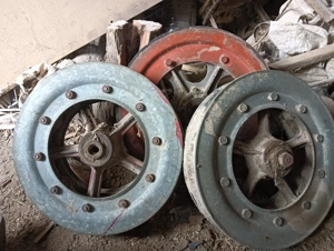 Vind volante fontă diametru 40 cm și 2 volante fontă rezervă. - imagine 7