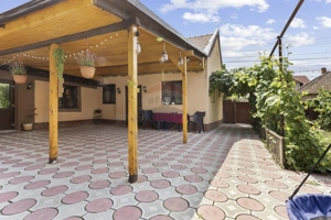 Casă complet renovata cu teren 648 mp de vanzare in Gradiste,Arad - imagine 3