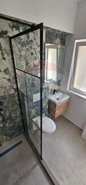 Casă / Vilă cu 4 camere de vânzare - imagine 8