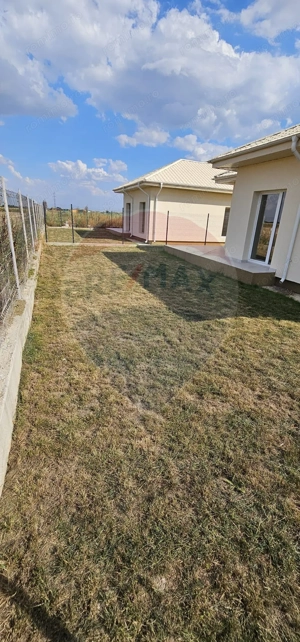 Casă / Vilă cu 4 camere de vânzare - imagine 14