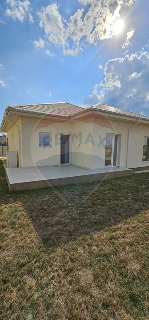 Casă / Vilă cu 4 camere de vânzare - imagine 15