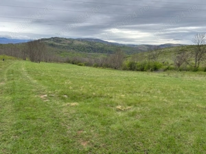 Vând teren zona Carasova!