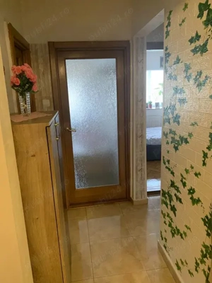 De vanzare apartament cu 3 camere in zona Soarelui decomandat etaj 3 amenajat - imagine 4