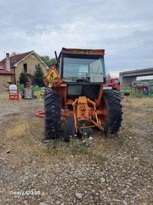 Vand tractor Renault 652 - imagine 3