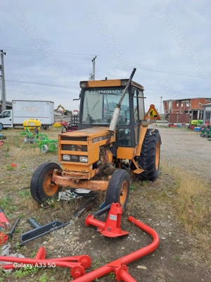 Vand tractor Renault 652 - imagine 2