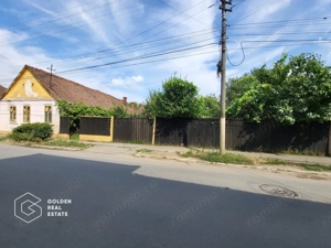 Casa cu teren de 1807 mp, Oras Lipova