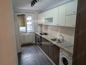 Apartament 2 camere decomandat, parcare, zona Vivo - imagine 8